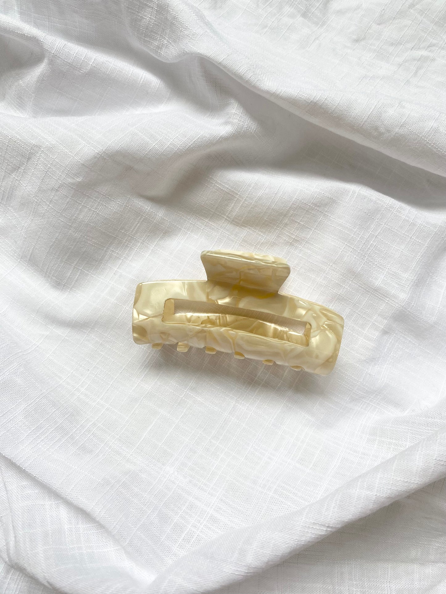Malibu Clip | Cream